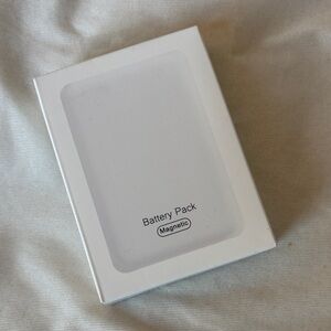 Apple Magnetic Battery Pack - White